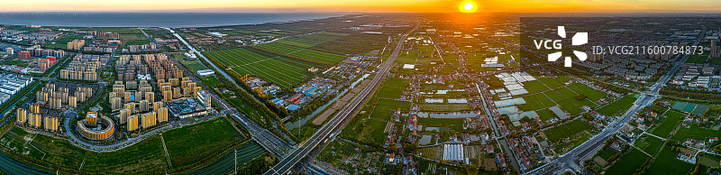 航拍上海五四农场 上山下乡知青岁月 盐碱土改良种植水稻 沿海滩涂围垦造田 杭州湾北岸 奉贤海湾镇图片素材