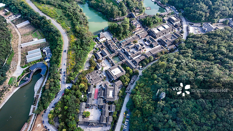 俯瞰句容宝华山千华古村落图片素材