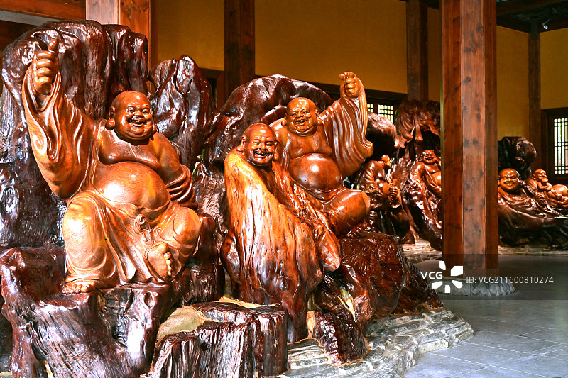 衢州开化根宫佛国根雕艺术佛教造像历史人物图片素材