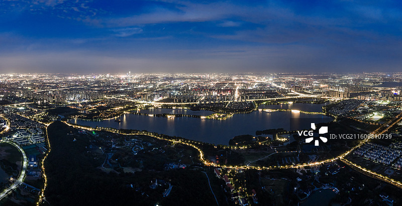 苏州上方山国家森林公园与城市建筑图片素材
