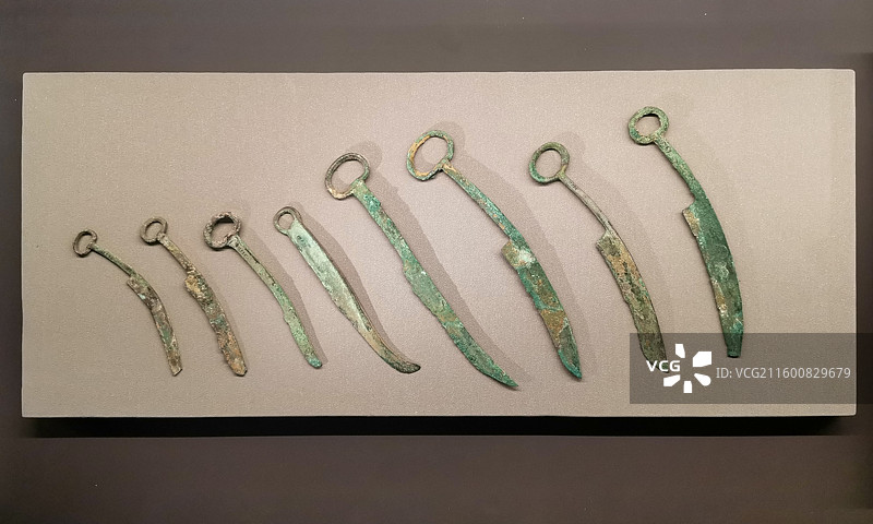 呼伦贝尔历史博物馆环首铜削刀图片素材