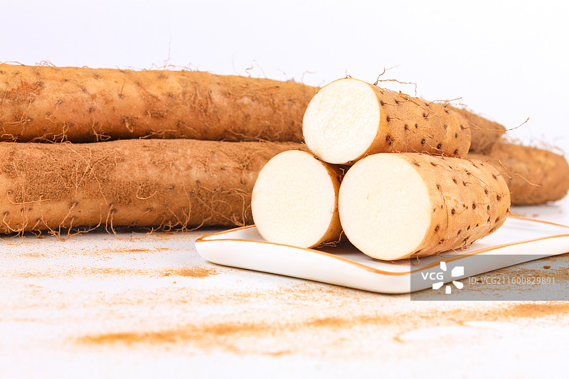 沙漠白玉山药白色背景影棚拍摄图片素材