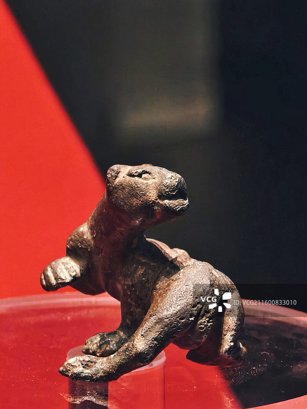 西汉铜豹 大葆台汉墓出土文物 古代青铜器艺术图片素材