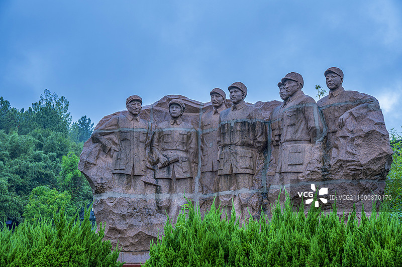 河南桐柏县革命纪念馆/叶家大庄/中原局旧址——丰碑雕塑图片素材