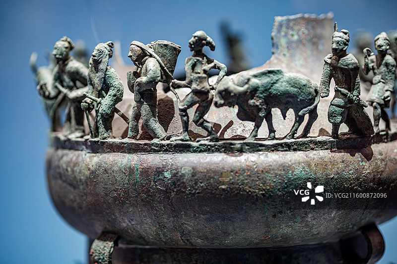 中国国家博物馆藏云南晋宁石寨山古墓群出土西汉贡纳场面贮贝器图片素材