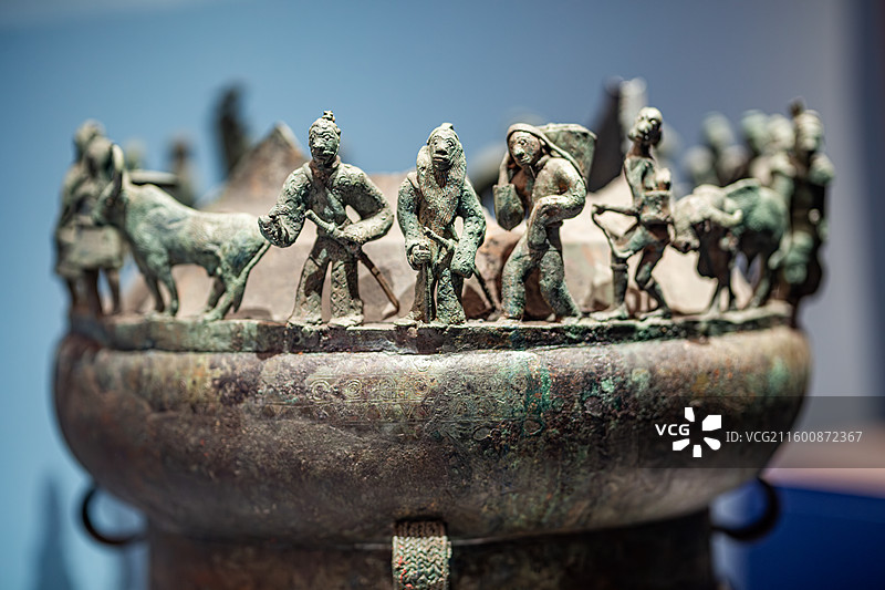 中国国家博物馆藏云南晋宁石寨山古墓群出土西汉贡纳场面贮贝器图片素材