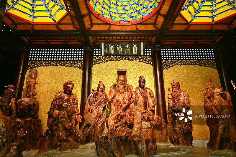 衢州开化根宫佛国根雕艺术佛教造像历史人物图片素材