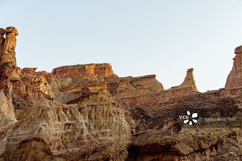 青甘线旅游大西北甘肃张掖丹霞地貌七彩丹霞景区深度游土林拟态岩石一帆风顺图片素材