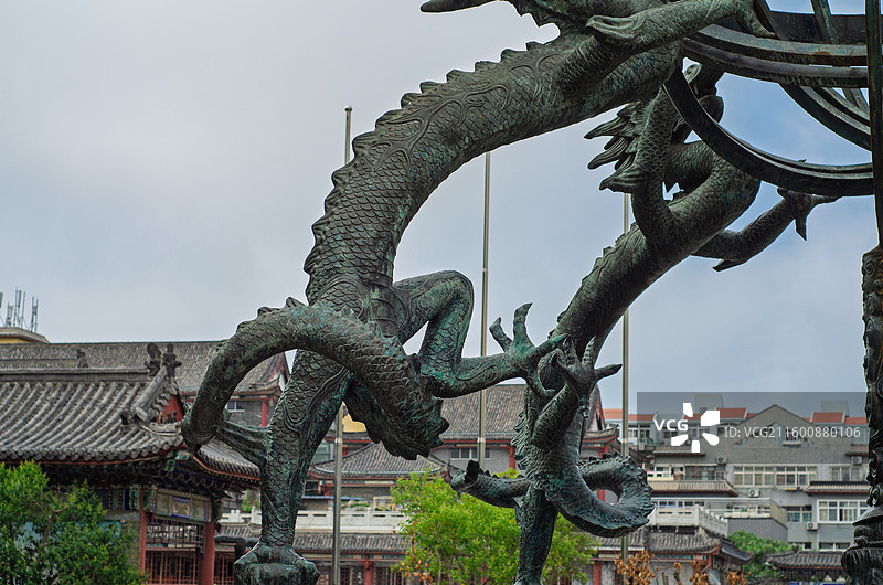 青岛海云庵广场浑天仪雕塑图片素材