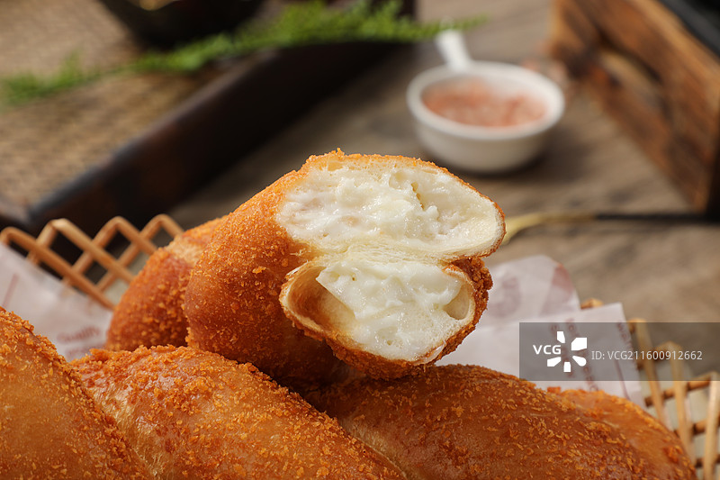 酸奶大麻花面包图片素材