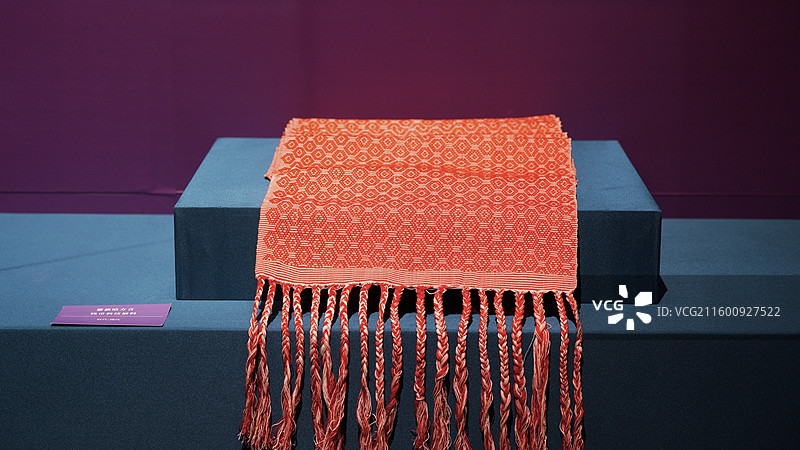 广西民族博物馆黎族纺织文化展黎族哈方言钱币斜纹被料图片素材