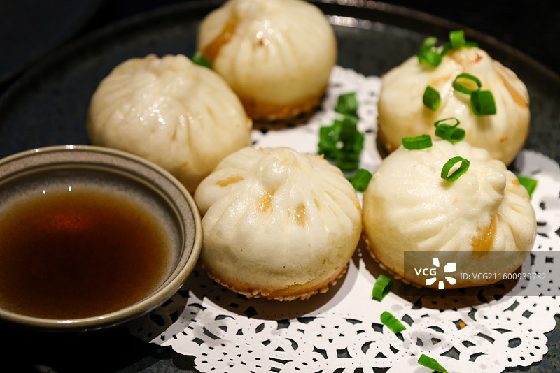 苏州特色美食虾籽藤椒拌面姜松猪肝红烧肉小笼包狮子头八宝辣酱古法菜脆皮炸紫盖大糕组图图片素材