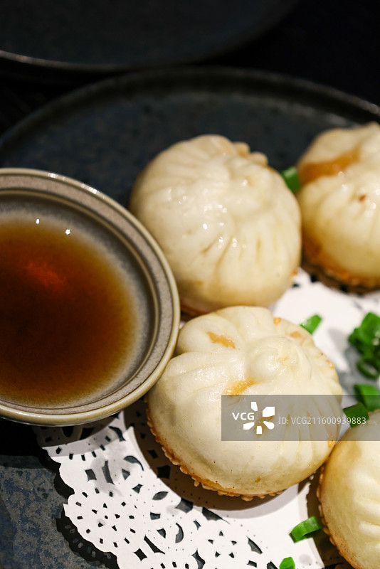 苏州特色美食虾籽藤椒拌面姜松猪肝红烧肉小笼包狮子头八宝辣酱古法菜脆皮炸紫盖大糕组图图片素材