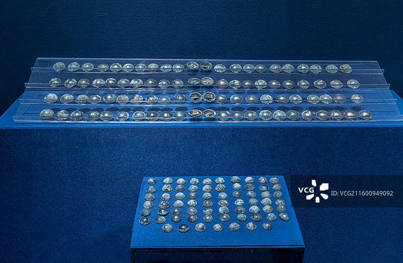 辽宁省沈阳博物馆“沈阳历史陈列”：铜饰件（东周，于洪区郑家洼子出土）图片素材