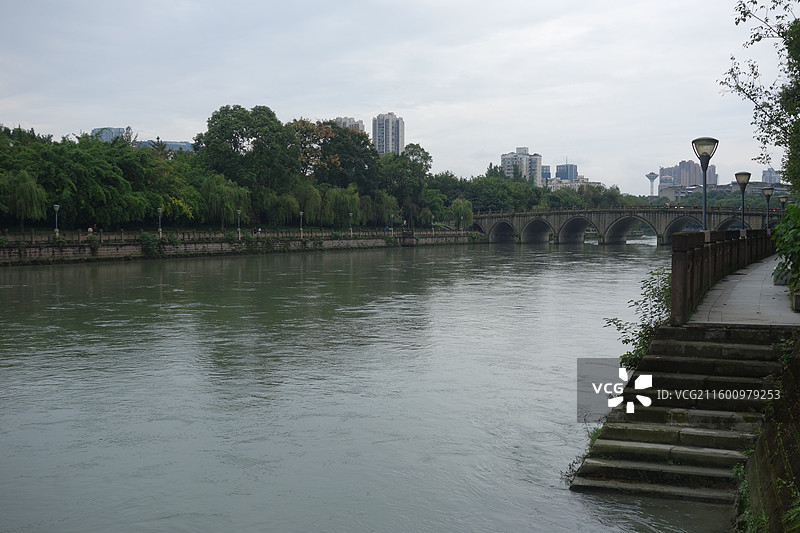 四川省成都市武侯区望江楼公园：锦江府南河新九眼桥图片素材