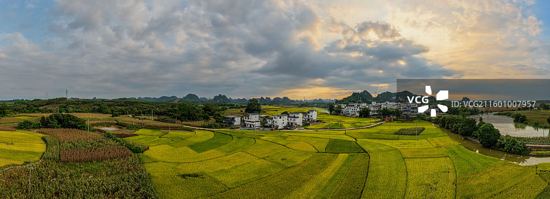 《博浪村板何屯晚霞美》图片素材