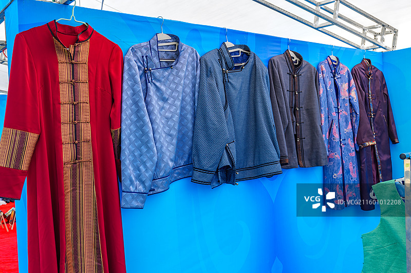 内蒙古蒙古族民族风服装图片素材