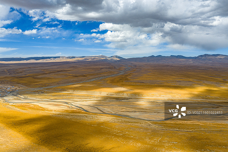 航拍祁连大草原黑河源秋色图片素材