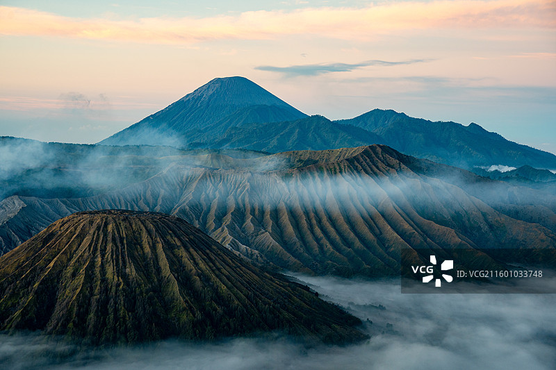 印尼布罗莫火山全景图片素材