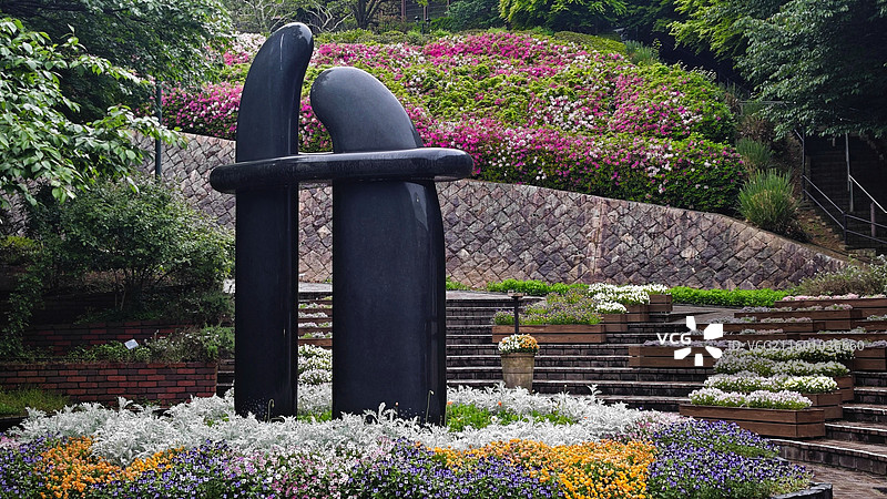 神户布引香草园是香草主题园区，可乘索道前往，香草种类丰富，能赏景、体验香草文化，是休闲观光好去处。图片素材