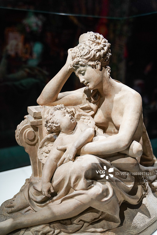 上海 罗丹艺术中心 罗丹 阿尔伯特-恩涅斯特·卡里耶-贝勒斯《爱》，1865年图片素材