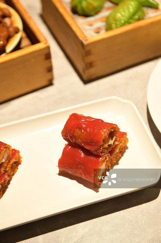 广式粤菜鲜虾红米肠图片素材