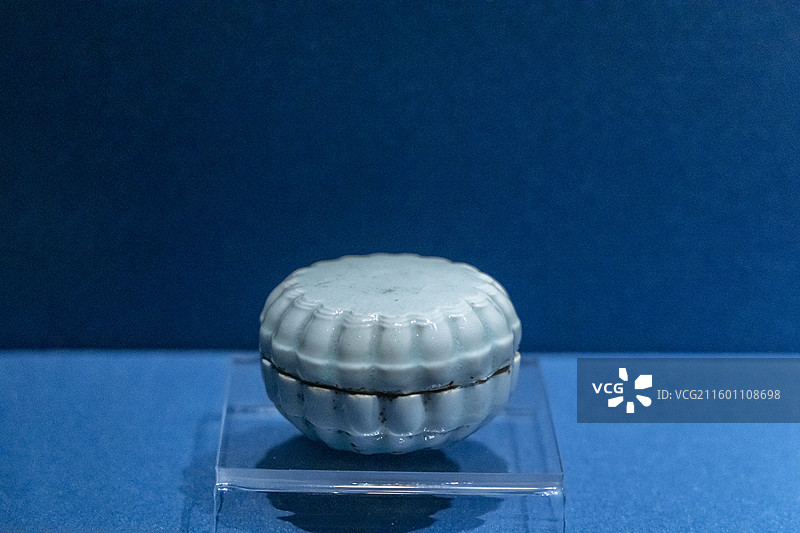 辽宁省沈阳博物馆“沈阳历史陈列”：瓷盒（辽，新民市辽滨塔城址出土）图片素材