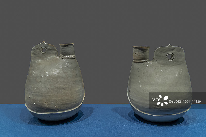 辽宁省沈阳博物馆“沈阳历史陈列”：瓷鸡冠壶（辽，康平县张家窑林场出土）图片素材