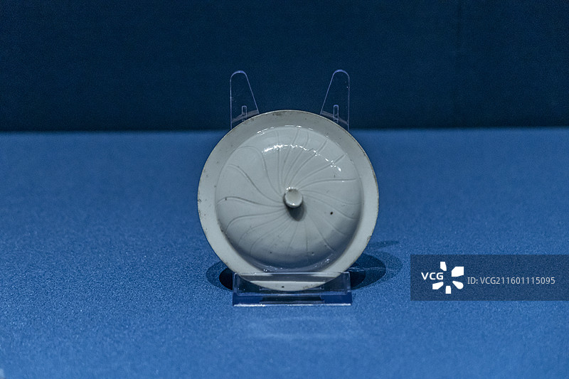 辽宁省沈阳博物馆“沈阳历史陈列”：瓷器盖（辽，新民市辽滨塔城址出土）图片素材