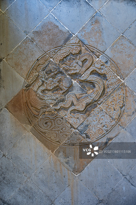 山西省长治市壶关县金代三嵕庙龙凤戏珠砖雕图片素材