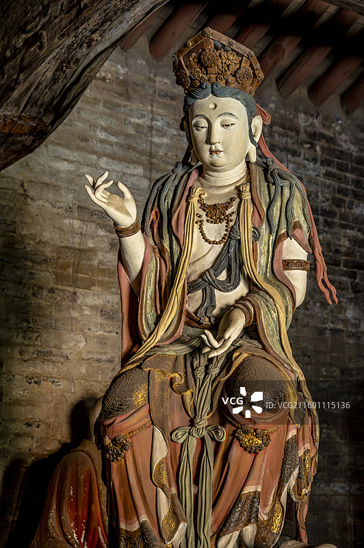 山西省长治市长子县北宋崇庆寺风光——大士殿北宋元丰二年彩塑三大士图片素材