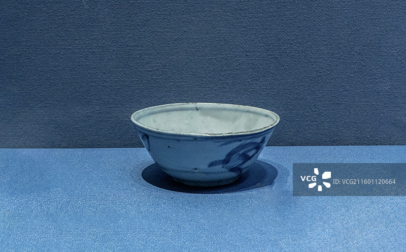 辽宁省沈阳博物馆“沈阳历史陈列”：青花碗（明，沈北新区兴隆台出土）图片素材