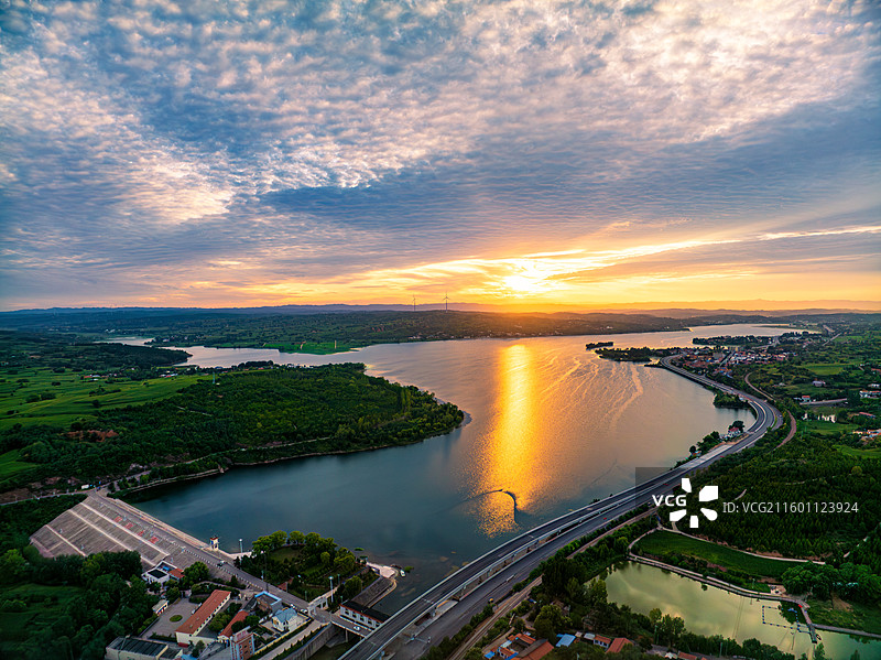 长治襄垣县后湾水库日落风光图片素材