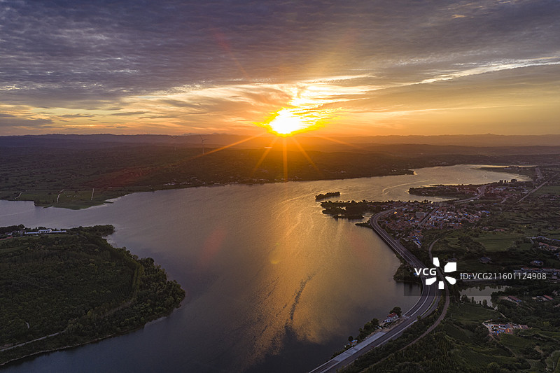 长治襄垣县后湾水库日落风光图片素材