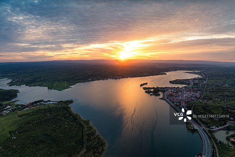 长治襄垣县后湾水库日落风光图片素材