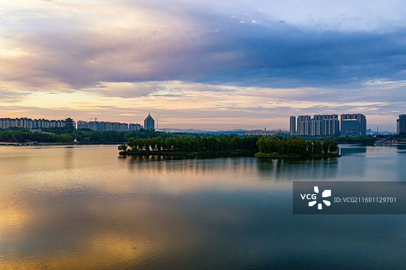 长治襄垣东湖日出风光图片素材
