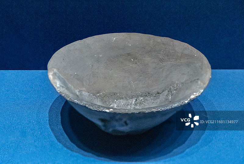 辽宁省沈阳博物馆“沈阳历史陈列”：陶碗（新乐上层文化，皇姑区百鸟公园遗址出土）图片素材