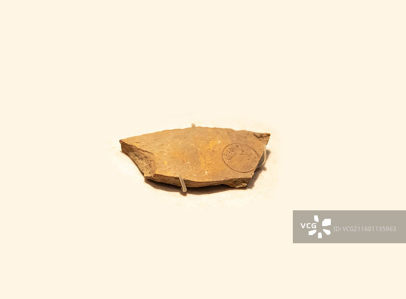 静海西钓台遗址出土 带有铭文的齐国陶量器残片 天津博物馆图片素材