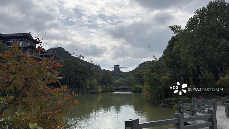 衢州开化根宫佛国根雕艺术仿古建筑图片素材