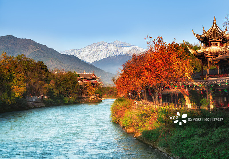 中国四川成都都江堰宝瓶口冬季风景图片素材