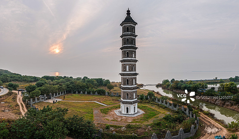 航拍安徽省合肥市肥东县长临河镇六家贩振湖塔风光图片素材