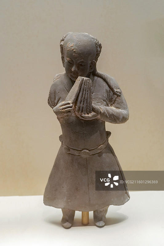 吹笛陶俑、击节陶俑 金代 1963年河南焦作出土 中国国家博物馆“古代中国”基本陈列图片素材
