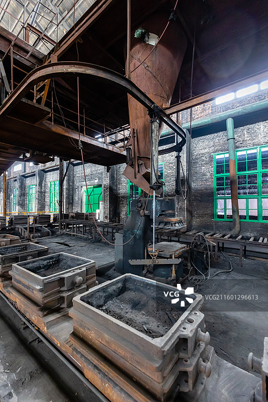 衡阳建湘工业文化街区中保留完整的旧工业铸造车间原貌图片素材