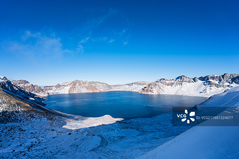长白山天池西坡雪景全景图片素材