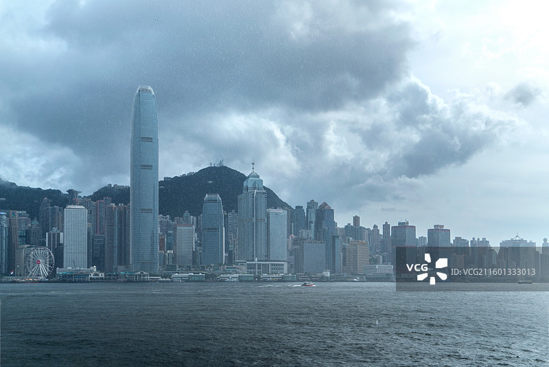 雨中的香港维多利亚港图片素材