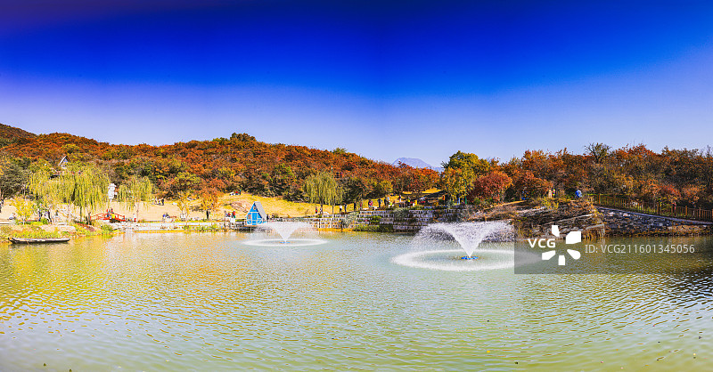 坡峰岭云湖风光图片素材