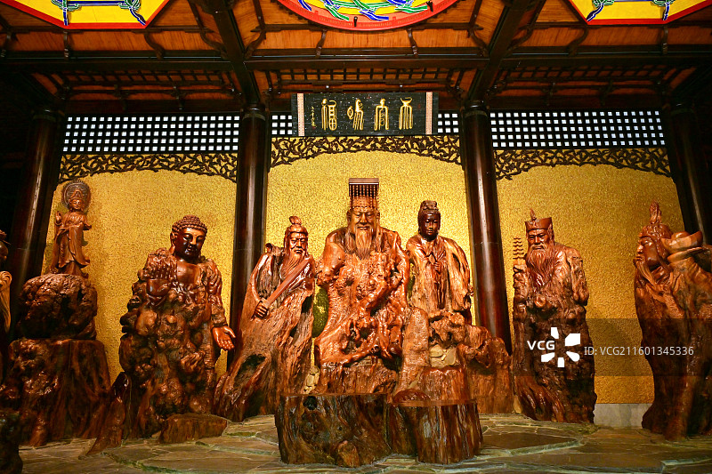 衢州开化根宫佛国根雕艺术佛教造像历史人物图片素材