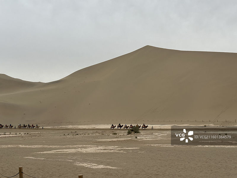 鸣沙山月牙泉图片素材