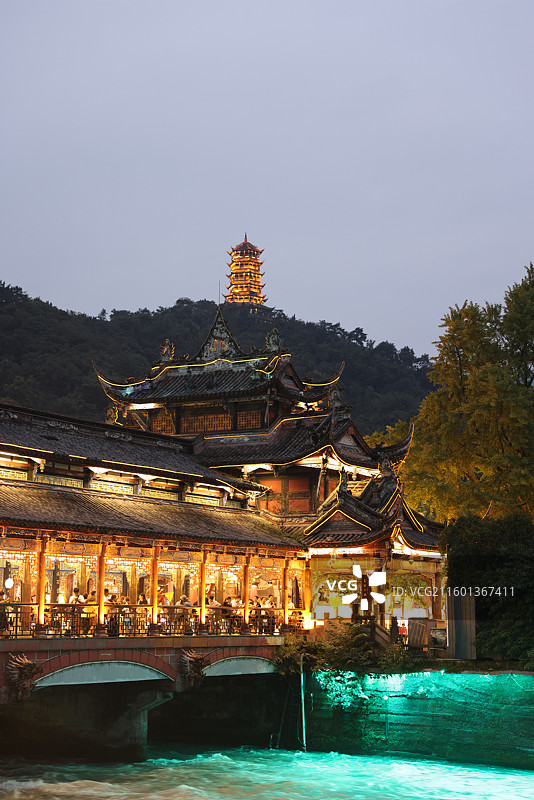 成都都江堰灌县古城南桥蓝眼泪夜景图片素材
