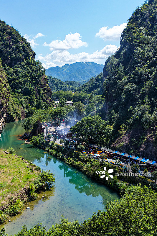 山水间的陶公洞图片素材